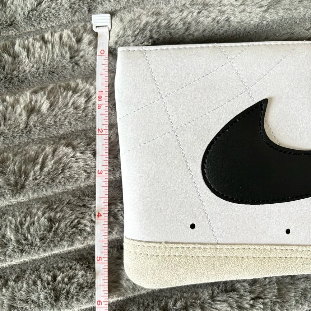 NIKE icon blazer wristlet
